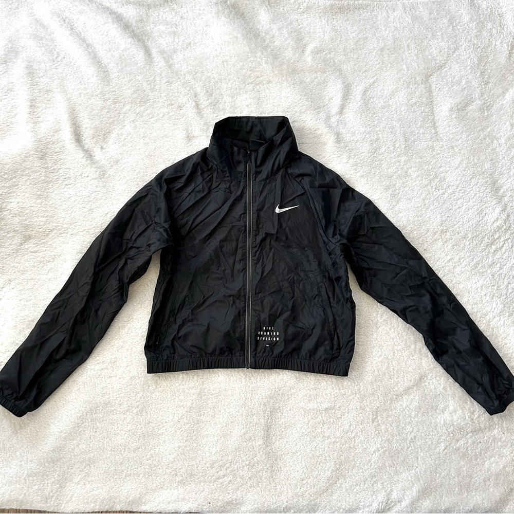 Brand New Nike Packable Lightweight Running Jacket Black M